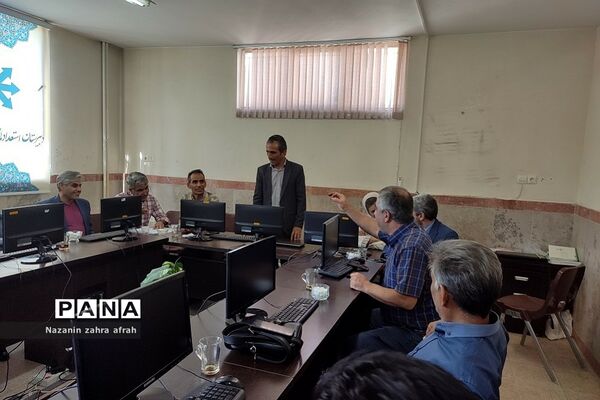 برگزاری نشست تخصصی‌ کنکور سراسری ویژه والدین در رودهن