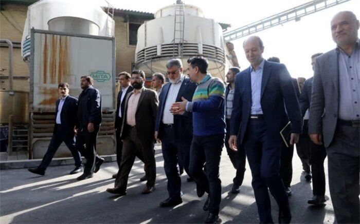 معتمدیان: به توسعه واحدهای تولیدی در استان کمک می‌کنیم
