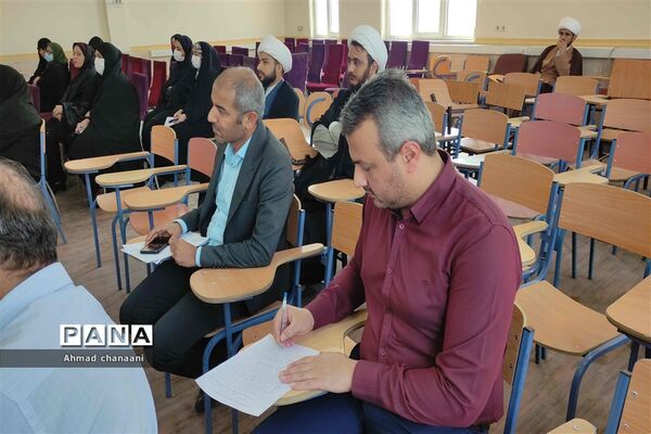 نشست هم اندیشی جهاد تبیین معاونان و مربیان پرورشی مدارس شهرستان کارون