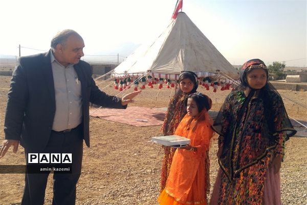 عضویت و ملبس شدن دانش‌آموزان عشایری به شال سازمان دانش‌آموزی