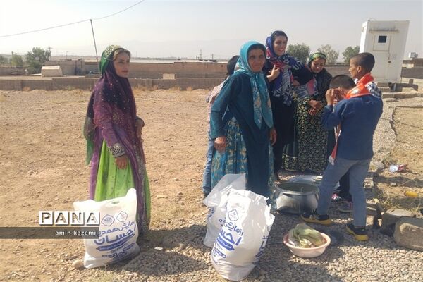 عضویت و ملبس شدن دانش‌آموزان عشایری به شال سازمان دانش‌آموزی