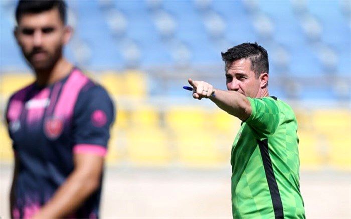 اوسمار: زود است درباره قهرمانی صحبت کنیم