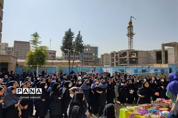 برگزاری ولادت پیامبر اکرم(ص) در دبیرستان فجر اسلام