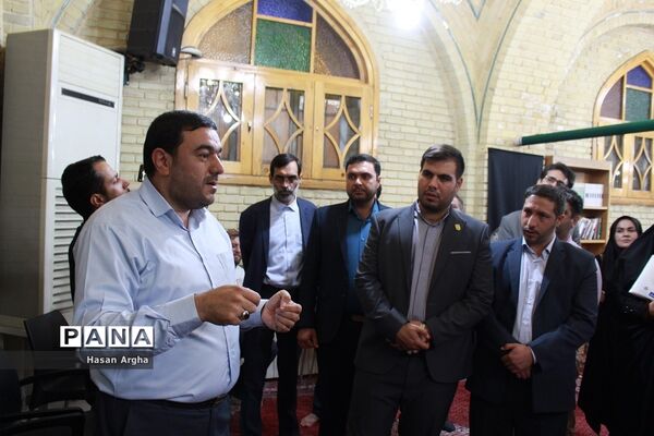 بازدید مدیران سازمان دانش‌آموزی استان‌ها از گنبد سلطانیه و حسینیه اعظم زنجان