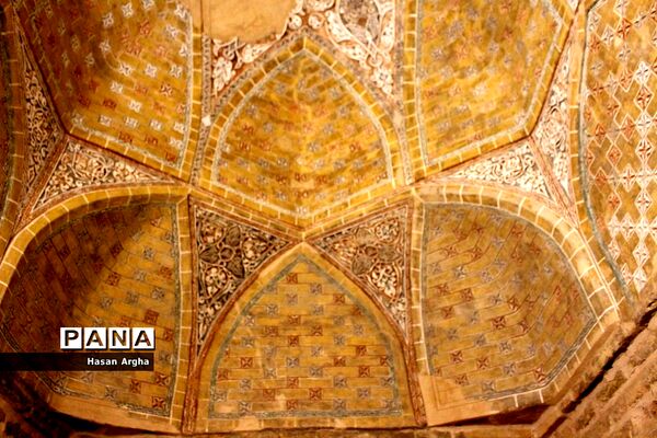 بازدید مدیران سازمان دانش‌آموزی استان‌ها از گنبد سلطانیه و حسینیه اعظم زنجان
