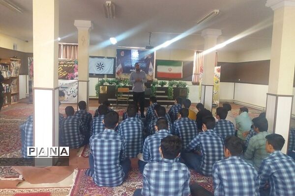 برگزاری نشست‌های  بصیرتی در دبیرستان شهید‌بهشتی  رودهن