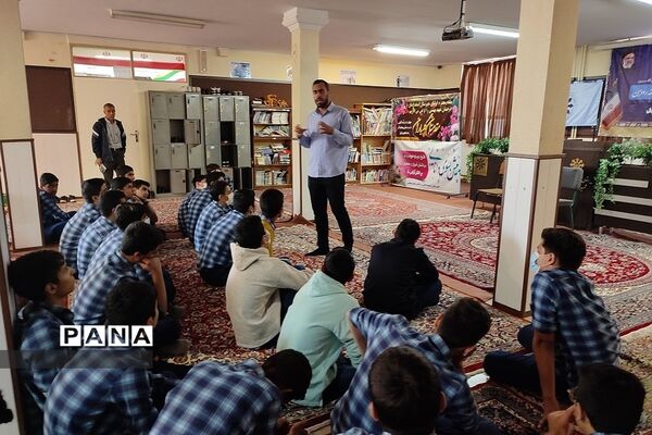 برگزاری نشست‌های  بصیرتی در دبیرستان شهید‌بهشتی  رودهن