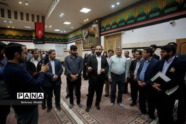 بازدید مدیران سازمان دانش‌آموزی استان‌ها از حسینیه اعظم زنجان