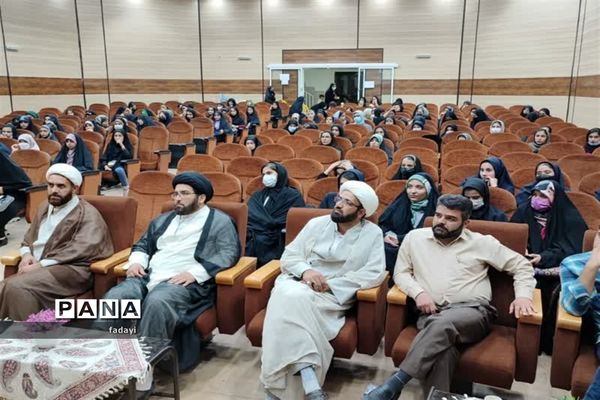 جشن بزرگ میلاد پیامبر اکرم ویژه دختران مقطع متوسطه اول و دوم در کانون‌ مفتح اردستان