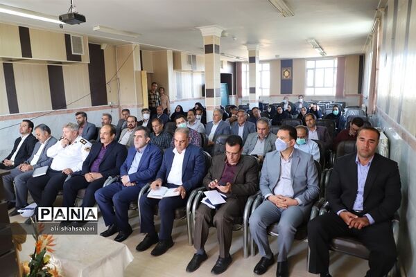 ‌نشست هم‌اندیشی مدیران مدارس ماهیدشت