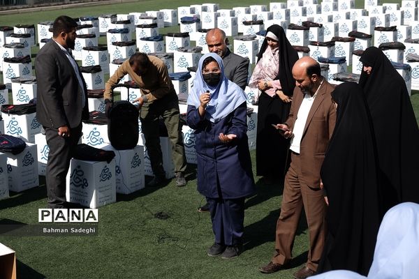 پویش «همه حاضر» در دبیرستان فرزانگان 8