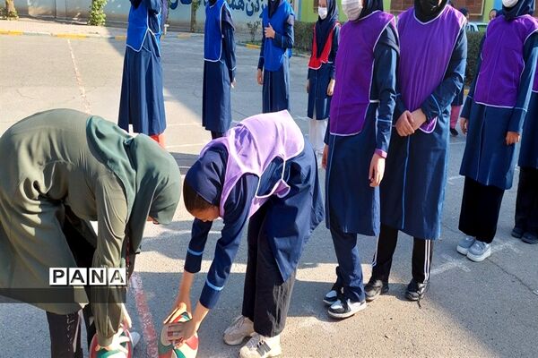 زنگ تربیت‌بدنی در دبیرستان دخترانه عصمت صفادشت