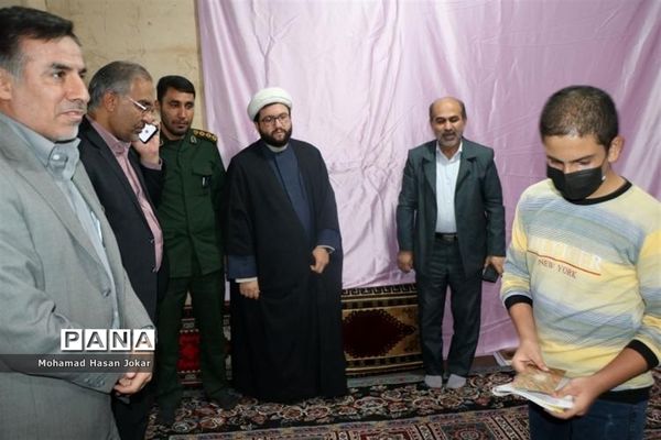 نشست مردمی مدیرکل آموزش و پرورش فارس با مردم شهرک سعدی شیراز