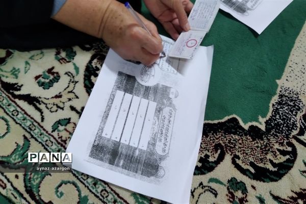 مجمع عمومی انتخابات انجمن اولیا و مربیان هنرستان شاهد بنت الهدی در قائمشهر