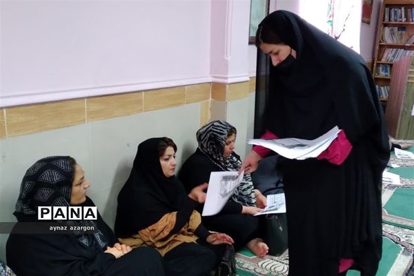 مجمع عمومی انتخابات انجمن اولیا و مربیان هنرستان شاهد بنت الهدی در قائمشهر