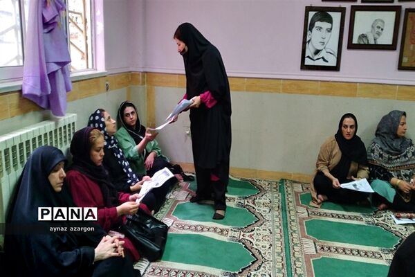مجمع عمومی انتخابات انجمن اولیا و مربیان هنرستان شاهد بنت الهدی در قائمشهر