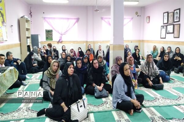 مجمع عمومی انتخابات انجمن اولیا و مربیان هنرستان شاهد بنت الهدی در قائمشهر