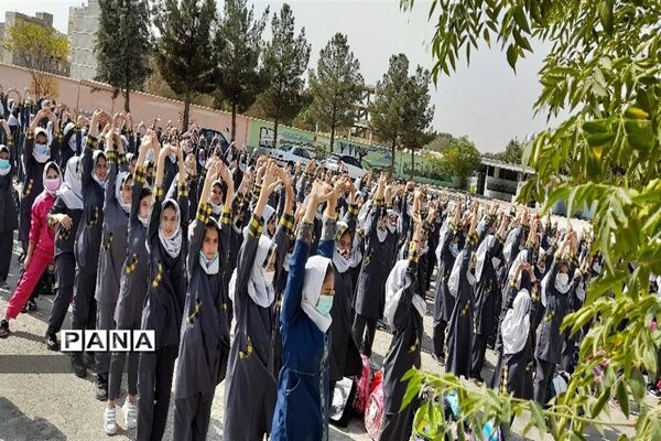 گرامیداشت هفته تربیت‌بدنی در دبستان مزرعه دختران صفادشت