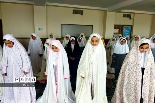برگزاری مراسم نماز جماعت درآموزشگاه نشاط اسلامشهر