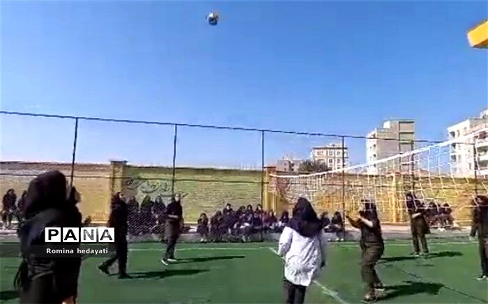 دانش‌آموزان در قالب المپیاد ورزشی، با حضور پرشور خود، به مدرسه جان بخشیدند /فیلم