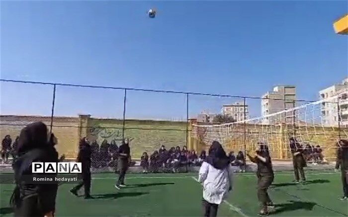 دانش‌آموزان در قالب المپیاد ورزشی، با حضور پرشور خود، به مدرسه جان بخشیدند /فیلم