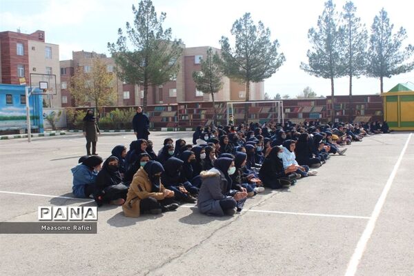 برگزاری مسابقات ورزشی انفرادی و گروهی در دبیرستان عفاف شهرستان گلبهار