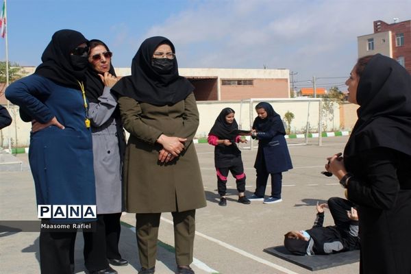 برگزاری مسابقات ورزشی انفرادی و گروهی در دبیرستان عفاف شهرستان گلبهار