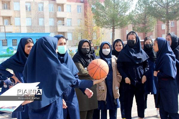 برگزاری مسابقات ورزشی انفرادی و گروهی در دبیرستان عفاف شهرستان گلبهار