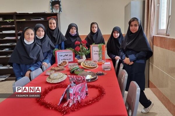 برگزاری جشنواره غذای سالم در دبیرستان امیر علاقه‌بند