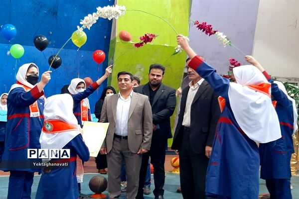 زنگ هفته تربیت‌بدنی  و هفتمین المپیاد درون مدرسه‌ای در ناحیه ۴ اهواز