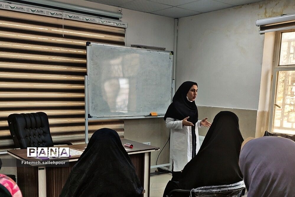 کارگاه نقش تغذیه به مناسبت هفته تربیت‌بدنی در شهرستان قرچک