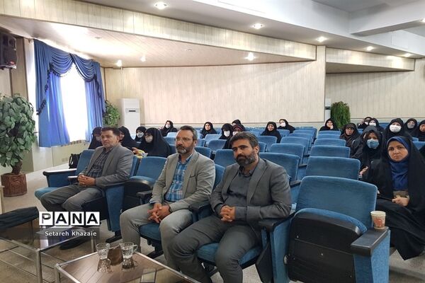 جلسه توجیهی و دوره ضمن خدمت مربیان و معاونان پرورشی مدارس متوسطه ناحیه۶