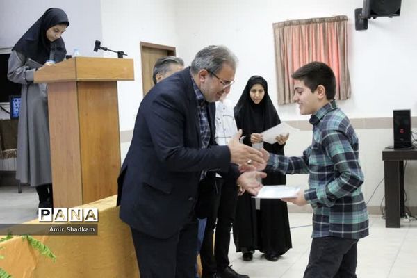 آیین تجلیل از برگزیدگان جشنواره «سکوی ایران قوی» در شهرستان سمنان