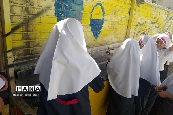 زنگ‌ نماز در دبستان شهید سجادیان رودهن