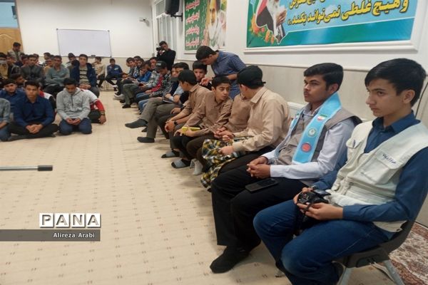 نشست هم‌اندیشی و پرسش و پاسخ تشکل‌های دانش‌آموزی در کاشمر