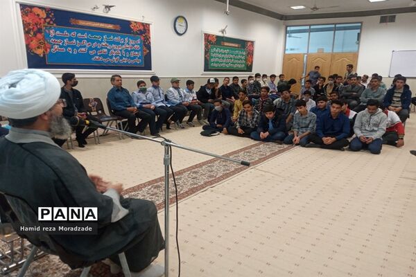 نشست هم‌اندیشی و پرسش و پاسخ تشکل‌های دانش‌آموزی در کاشمر