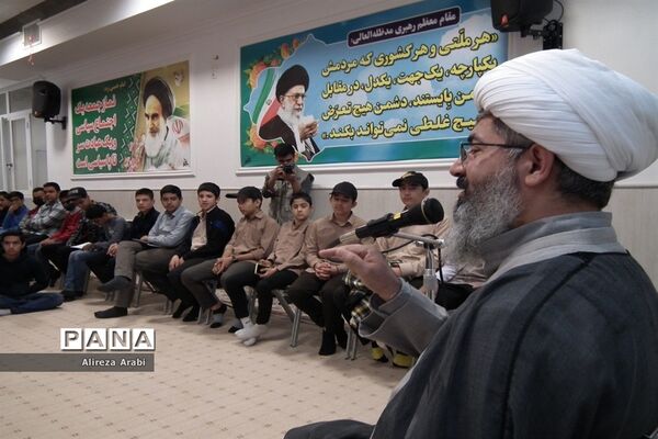 نشست هم‌اندیشی و پرسش و پاسخ تشکل‌های دانش‌آموزی در کاشمر