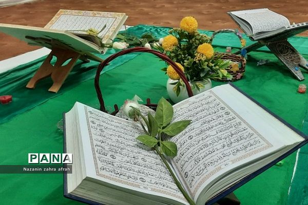 برگزاری محفل انس با قرآن در مدارس رودهن