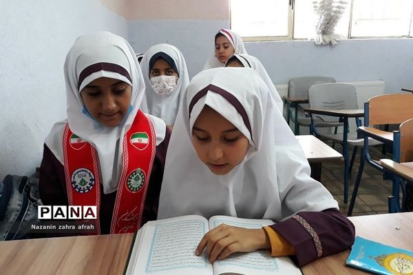 برگزاری محفل انس با قرآن در مدارس رودهن