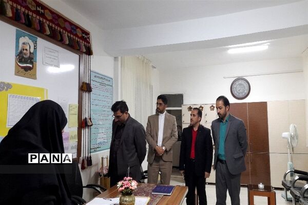 بازدید معاون آموزش متوسطه اداره‌کل آموزش و پرورش استان خراسان جنوبی از مدارس شبانه‌روزی شهر مود