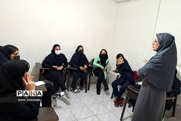 برگزاری هفته بهداشت‌ روان در مدارس رودهن