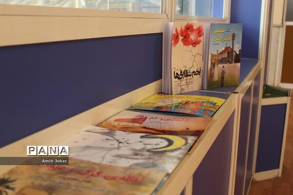 افتتاح بخش کتاب دفاع مقدس در کتابخانه دانش‌آموزی شهر شیراز