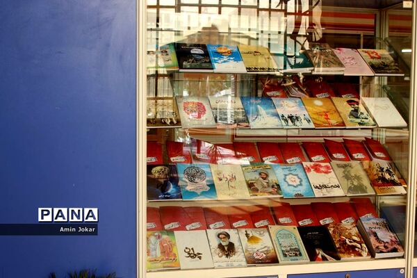 افتتاح بخش کتاب دفاع مقدس در کتابخانه دانش‌آموزی شهر شیراز