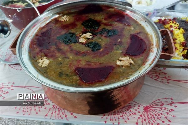 جشنواره غذای سالم در مدرسه شهید ناطق نوری بلده