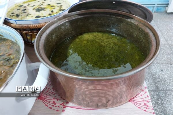 جشنواره غذای سالم در مدرسه شهید ناطق نوری بلده