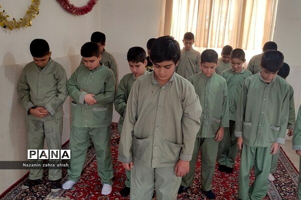 برگزاری نماز جماعت در مدارس رودهن