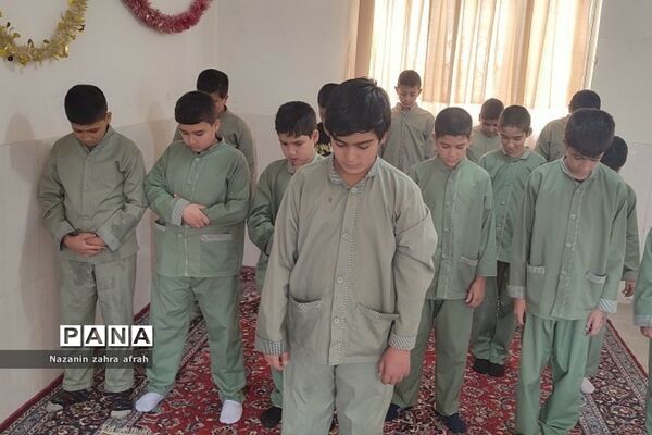 برگزاری نماز جماعت در مدارس رودهن