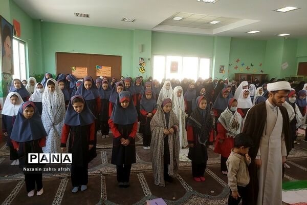 برگزاری نماز جماعت در مدارس رودهن