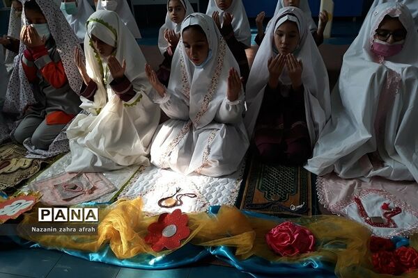 برگزاری نماز جماعت در مدارس رودهن