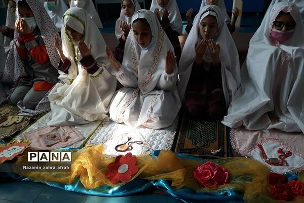 برگزاری نماز جماعت در مدارس رودهن